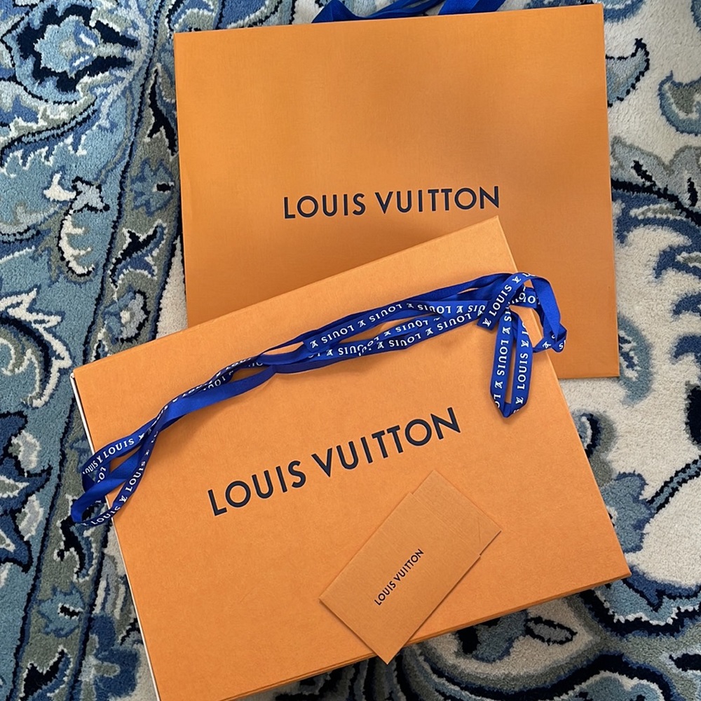 LOUIS VUITON SHOES GIFT BOX WITH BAG